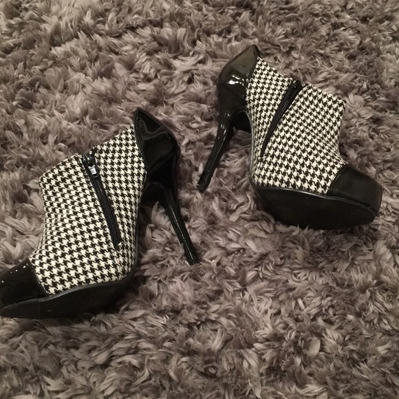 Bumper | Pointed Toe B&W Checkered Heel - Picture 7 of 7